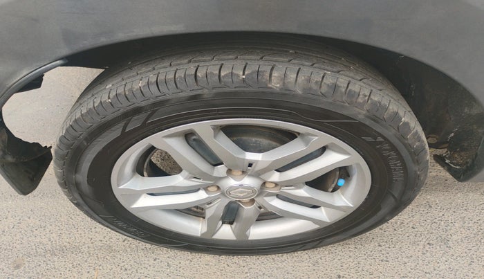 2021 Renault TRIBER RXZ, Petrol, Manual, 62,100 km, tyre