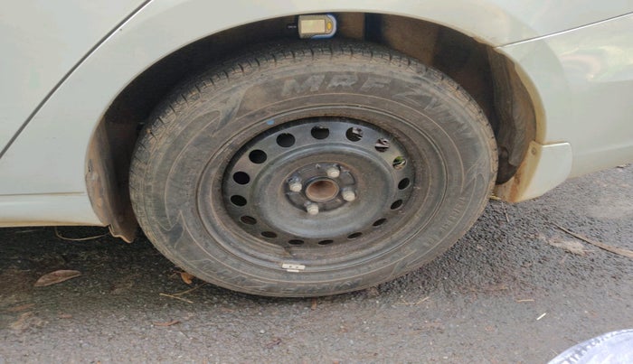 2015 Maruti Ciaz ZXI AT, Petrol, Automatic, 65,684 km, tyre