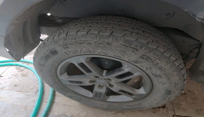 2023 Mahindra Thar LX HARD TOP 4WD MT, Diesel, Manual, 34,136 km, tyre