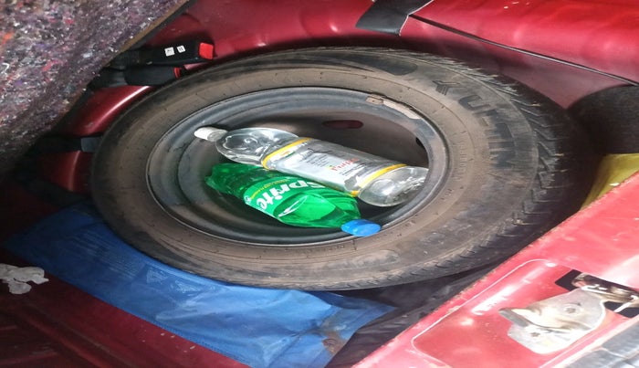 2018 Renault Kwid RXT 1.0 AMT (O), Petrol, Automatic, 59,290 km, tyre