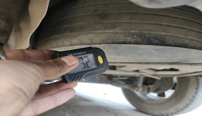 2013 Renault Duster 85 PS RXL DIESEL, Diesel, Manual, 1,92,487 km, tyre