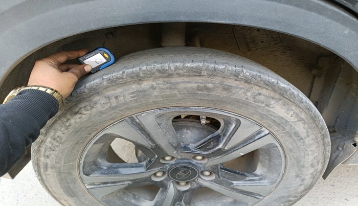 2024 Tata NEXON Creative Plus 1.2 Revotron 7DCA Dark Edition, Petrol, Automatic, 45,000 km, tyre