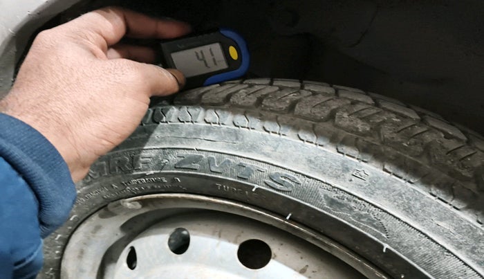 2010 Maruti Wagon R LXI MINOR, Petrol, Manual, 58,140 km, tyre