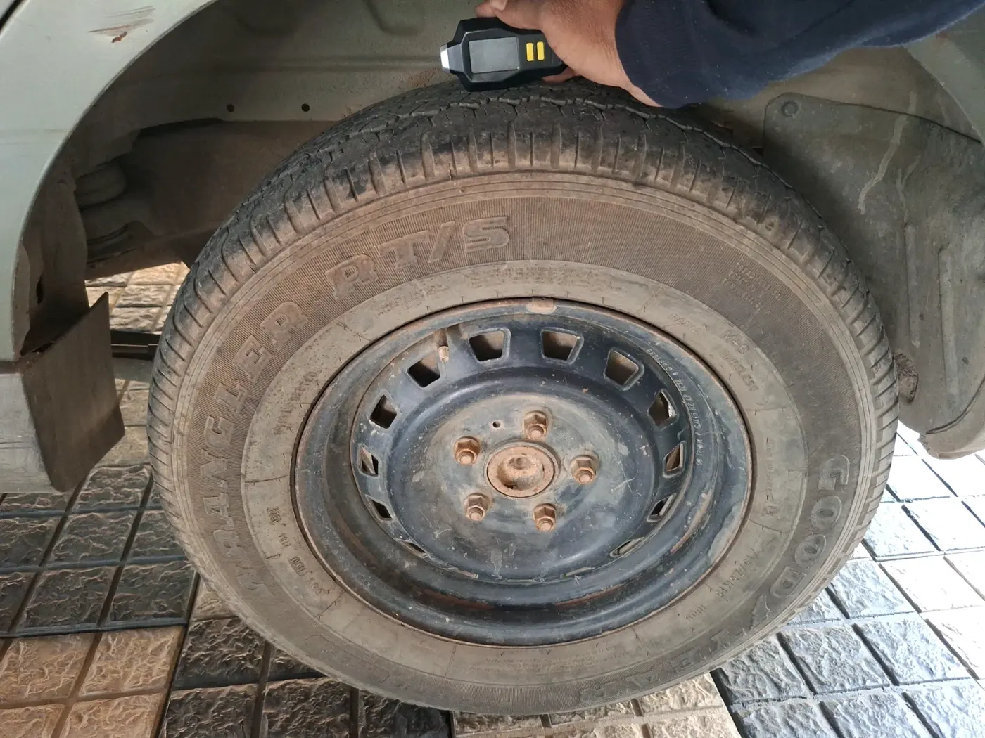 2010 Mahindra Xylo E4, Diesel, Manual, 1,85,354 km, tyre