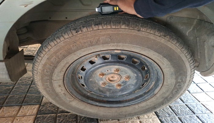 2010 Mahindra Xylo E4, Diesel, Manual, 1,85,354 km, tyre