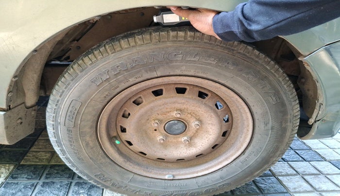 2010 Mahindra Xylo E4, Diesel, Manual, 1,85,354 km, tyre