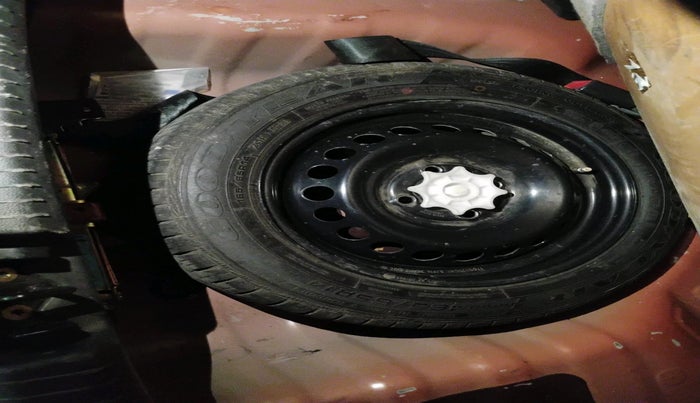 2017 Hyundai Grand i10 SPORTZ (O) AT 1.2 KAPPA VTVT, Petrol, Automatic, 87,593 km, tyre