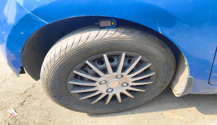 2014 Hyundai Xcent S 1.2, Petrol, Manual, 88,745 km, tyre