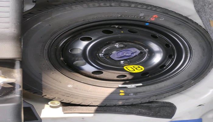 2023 Maruti Swift ZXI AMT, Petrol, Automatic, 34,049 km, tyre