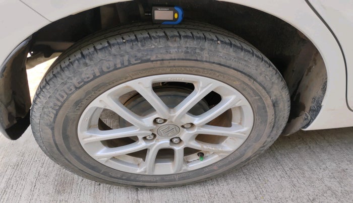 2023 Maruti Swift ZXI AMT, Petrol, Automatic, 34,049 km, tyre