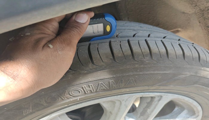 2018 Jeep Compass LIMITED 2.0 DIESEL, Diesel, Manual, 1,06,260 km, tyre