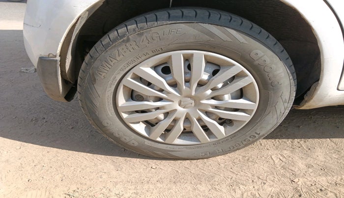 2014 Maruti Ritz LXI, Petrol, Manual, 1,03,996 km, tyre