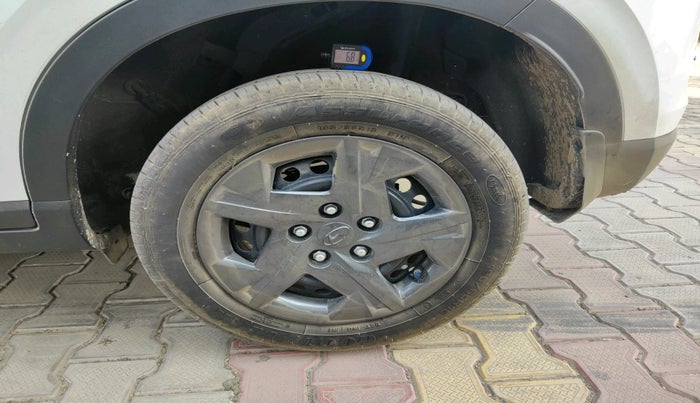 2023 Hyundai VENUE S(O) 1.2, Petrol, Manual, 2,117 km, tyre