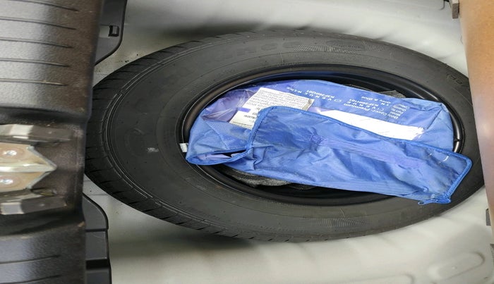 2023 Hyundai VENUE S(O) 1.2, Petrol, Manual, 2,117 km, tyre