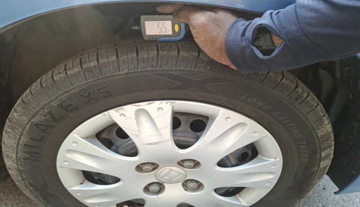 2015 Honda Brio S MT, Petrol, Manual, 56,075 km, tyre