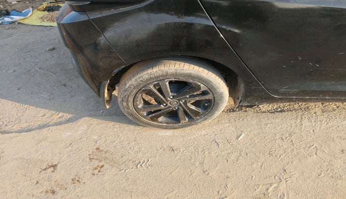 2022 Tata ALTROZ XZ PLUS PETROL DARK EDITION, Petrol, Manual, 41,064 km, tyre