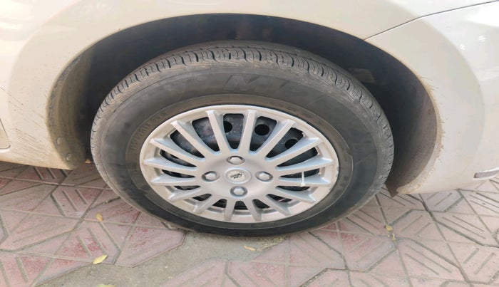 2017 Maruti Dzire VXI, Petrol, Manual, 73,170 km, tyre