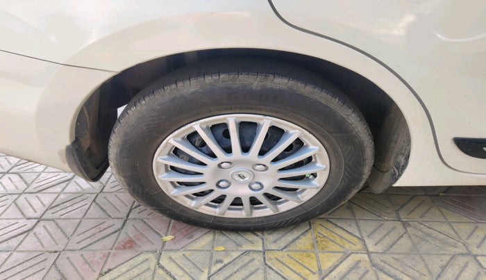 2017 Maruti Dzire VXI, Petrol, Manual, 73,170 km, tyre