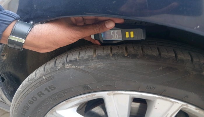 2013 Volkswagen Polo HIGHLINE DIESEL, Diesel, Manual, 1,00,000 km, tyre