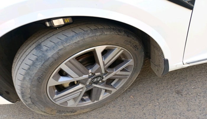 2023 Hyundai Verna SX 1.5 Turbo Petrol MT, Petrol, Manual, 34,629 km, tyre