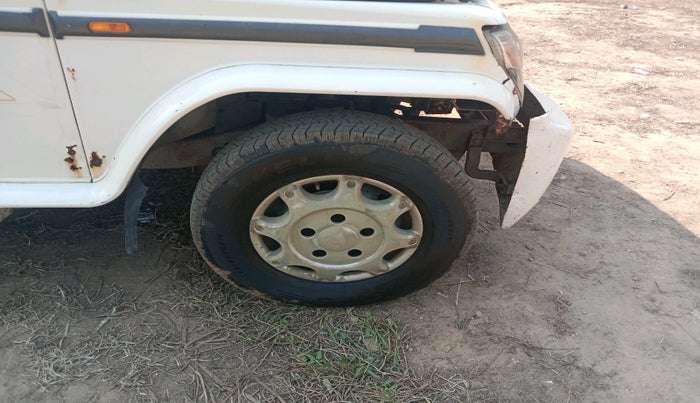 2015 Mahindra Bolero ZLX BS IV, Diesel, Manual, 1,39,889 km, tyre