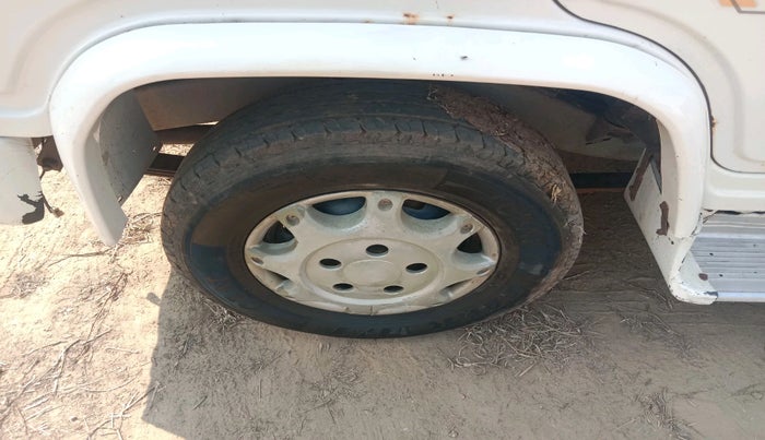 2015 Mahindra Bolero ZLX BS IV, Diesel, Manual, 1,39,889 km, tyre