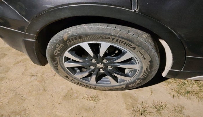 2017 Maruti S Cross ZETA 1.3, Diesel, Manual, 2,25,999 km, tyre