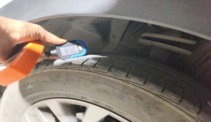 2017 Maruti S Cross ZETA 1.3, Diesel, Manual, 96,951 km, tyre