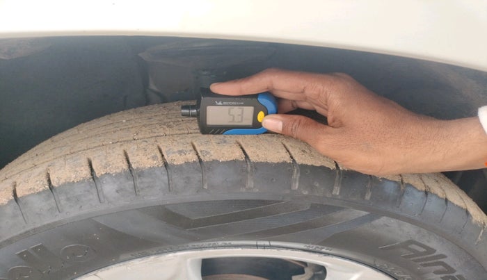 2014 Renault Duster 85 PS RXL DIESEL (OPT), Diesel, Manual, 1,43,174 km, tyre