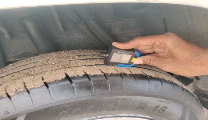 2014 Renault Duster 85 PS RXL DIESEL (OPT), Diesel, Manual, 1,43,174 km, tyre