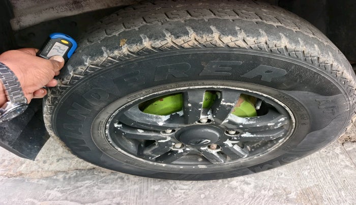 2011 Mahindra Scorpio VLX 2WD, Diesel, Manual, 2,08,950 km, tyre