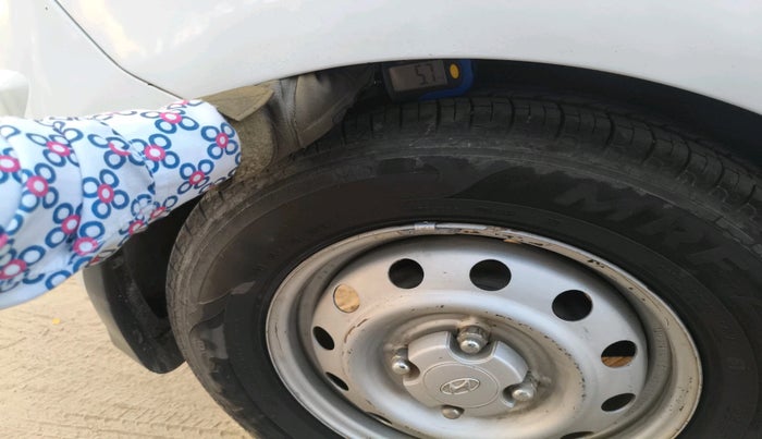 2015 Hyundai i10 MAGNA 1.1, Petrol, Manual, 56,055 km, tyre