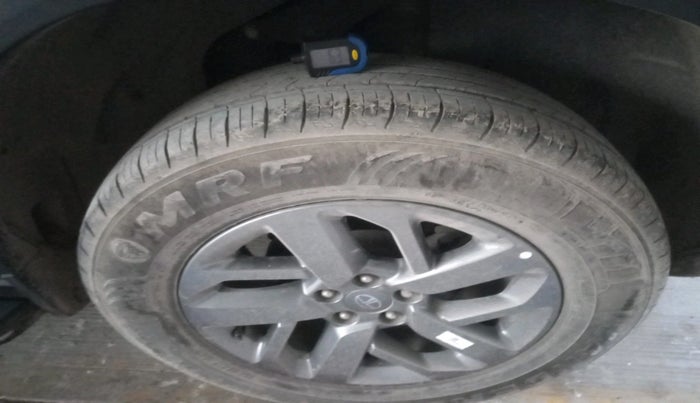 2024 Tata Safari SMART (O), Diesel, Manual, 28,932 km, tyre