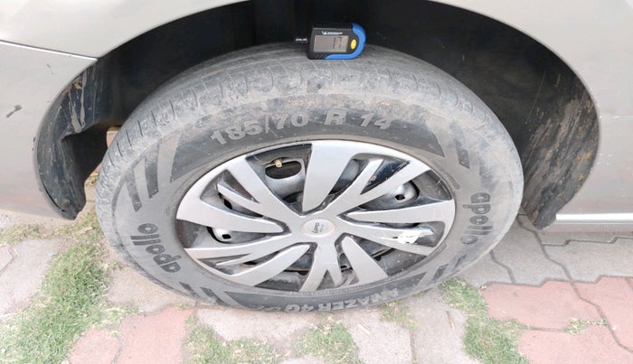 2012 Skoda Rapid AMBITION 1.6 TDI CR MT, Diesel, Manual, 10,489 km, tyre