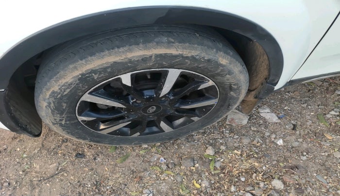 2021 Mahindra XUV500 W11 (O) AT, Diesel, Automatic, 91,891 km, tyre