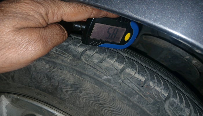 2014 Hyundai i10 MAGNA 1.1, Petrol, Manual, 33,490 km, tyre