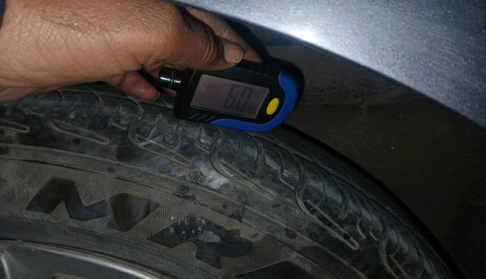 2014 Hyundai i10 MAGNA 1.1, Petrol, Manual, 33,490 km, tyre