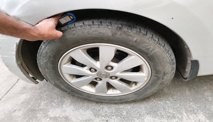 2014 Hyundai Xcent S (O) 1.2, Petrol, Manual, 1,30,338 km, tyre