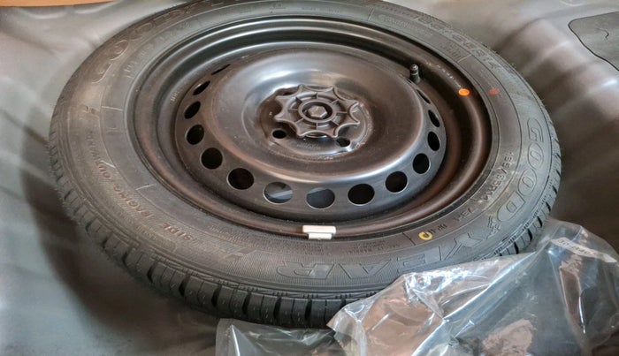 2018 Hyundai Grand i10 MAGNA 1.2 KAPPA VTVT, Petrol, Manual, 27,124 km, tyre