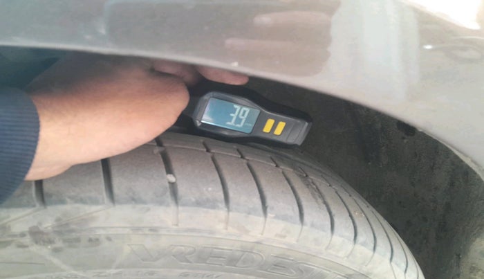 2012 Volkswagen Jetta TRENDLINE TSI, Petrol, Manual, 83,347 km, tyre