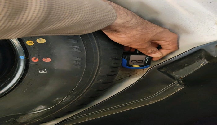 2022 Maruti Swift VXI, Petrol, Manual, 15,998 km, tyre