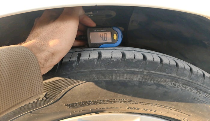 2022 Maruti Swift VXI, Petrol, Manual, 15,998 km, tyre