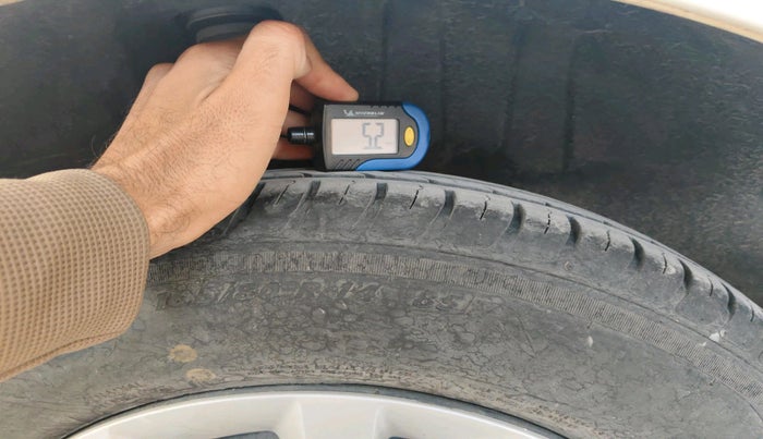 2022 Maruti Swift VXI, Petrol, Manual, 15,998 km, tyre