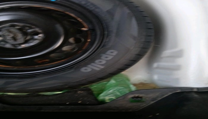 2022 Toyota Glanza E, Petrol, Manual, 27,645 km, tyre