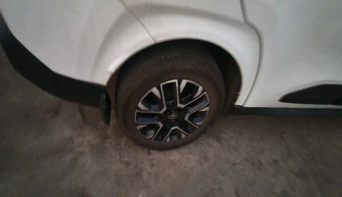 2025 CITROEN Basalt X Max 1.2 Turbo Petrol MT, Petrol, Manual, 24,973 km, tyre