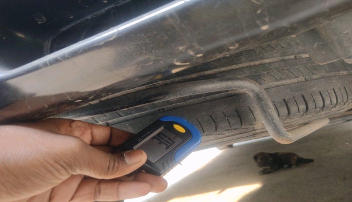 2017 Maruti Ertiga VDI SHVS, Diesel, Manual, 1,47,952 km, tyre