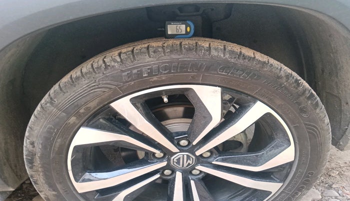 2023 MG HECTOR PLUS SHARP PRO 2.0 TURBO DIESEL 7 STR, Diesel, Manual, 13,428 km, tyre