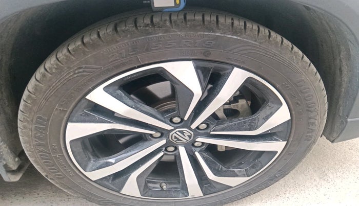 2023 MG HECTOR PLUS SHARP PRO 2.0 TURBO DIESEL 7 STR, Diesel, Manual, 13,428 km, tyre