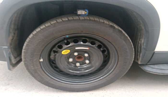 2023 MG HECTOR PLUS SHARP PRO 2.0 TURBO DIESEL 7 STR, Diesel, Manual, 13,428 km, tyre