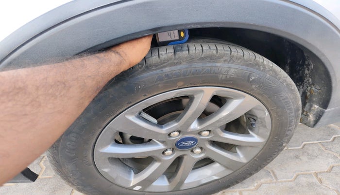 2020 Ford FREESTYLE TITANIUM 1.2 PETROL, Petrol, Manual, 45,404 km, tyre